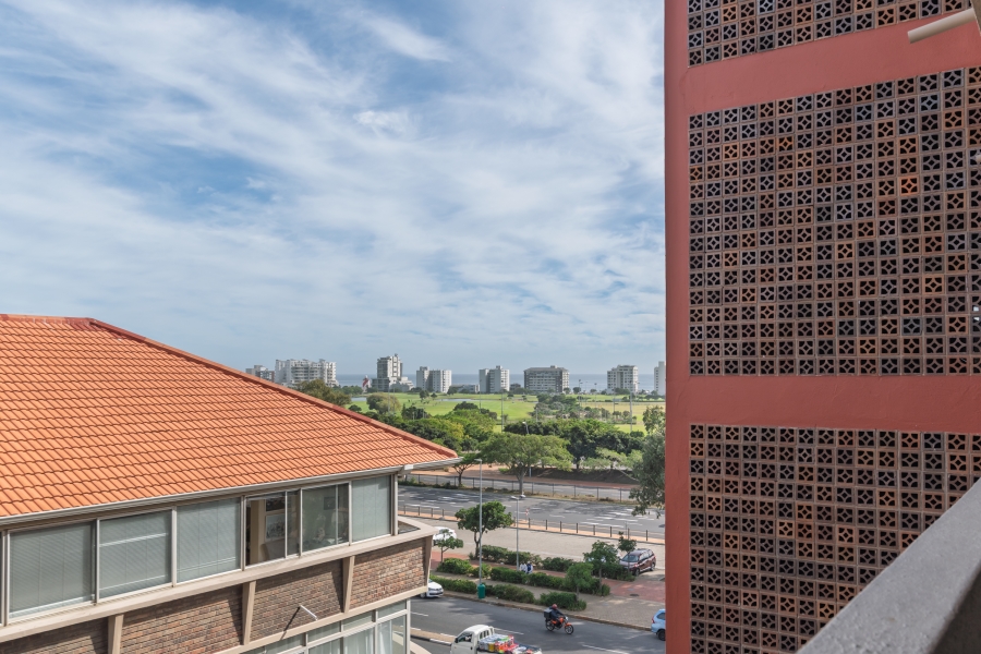 To Let 0 Bedroom Property for Rent in Green Point Western Cape